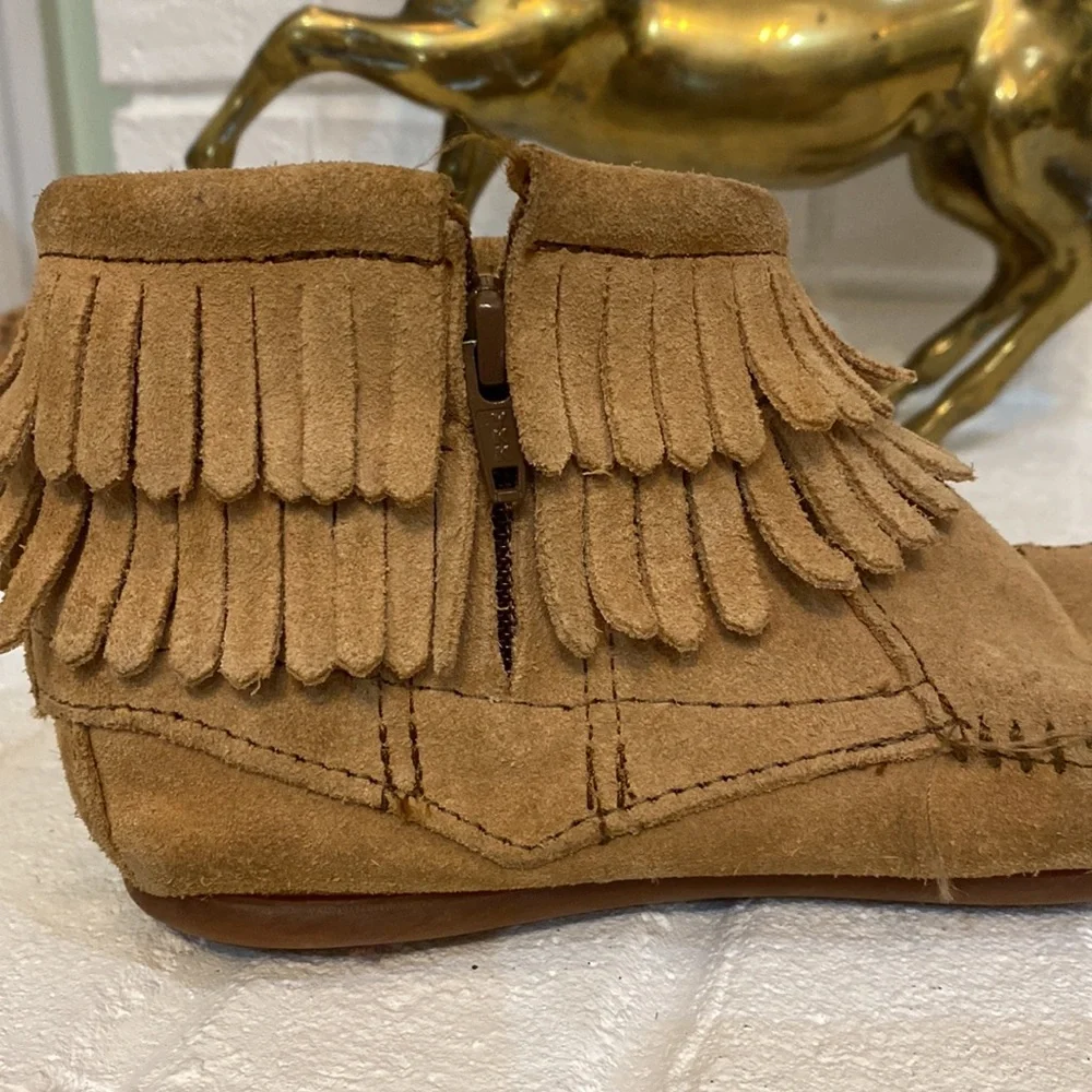 Minnetonka ankle moccasins shoes